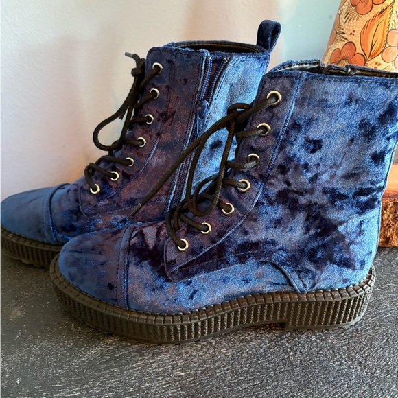 Katy Perry Collections Blue Velvet Shoes - Picture 1 of 9